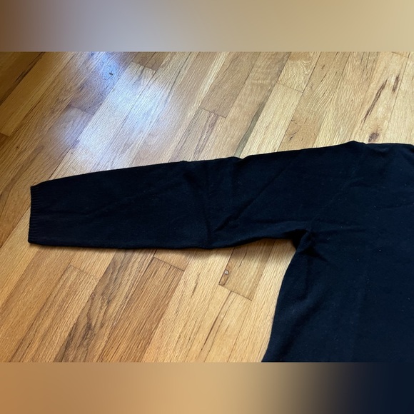 Foundational black turtleneck - Picture 2 of 5